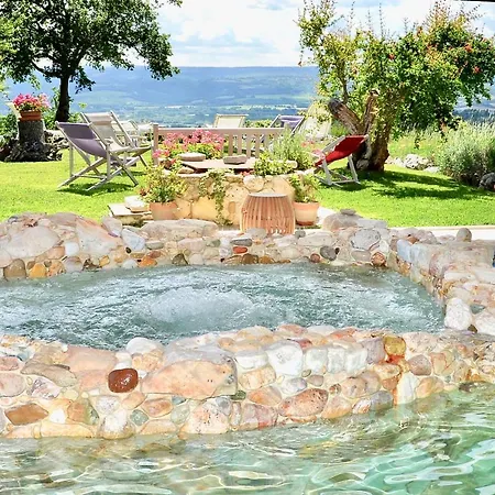 Sleeps 13 Pool Air Con Wifi